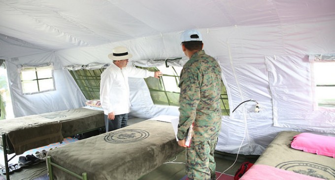 Ministro Patiño visitó las mejoras en la habitabilidad de los militares en albergue de Portoviejo