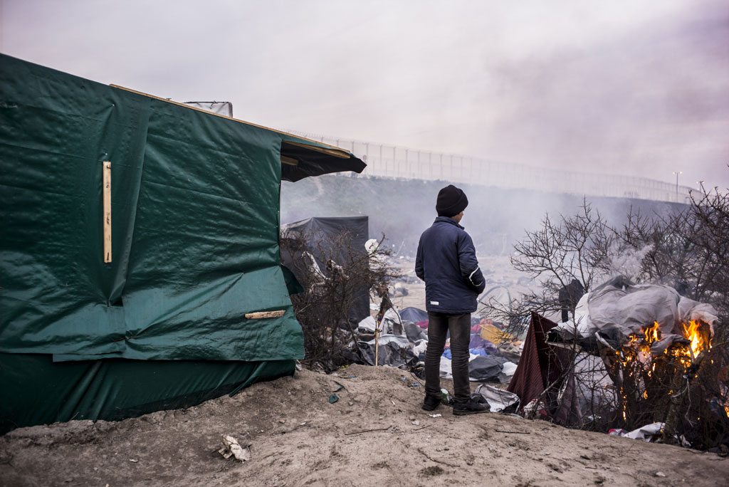UNICEF urge a proteger a los niños del campamento de migrantes de Calais, en Francia