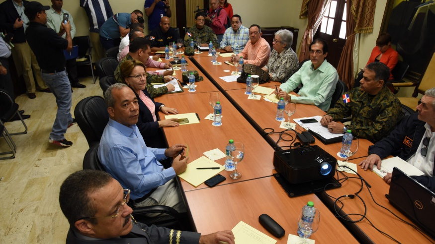 REPÚBLICA DOMINICANA: Gustavo Montalvo encabeza reunión con organismos del Gobierno ante impacto huracán Matthew