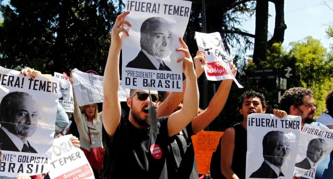 Brasil: Estudiantes toman 500 escuelas en protesta contra reformas de Temer