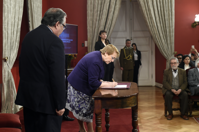 Bachelet promulga Ley que permite que personas en situación de discapacidad puedan ser nombradas en cargos de Juez o Notario