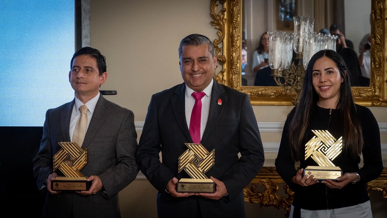 Diez entidades públicas ganan el Premio Nacional de Alta Gerencia 2024
