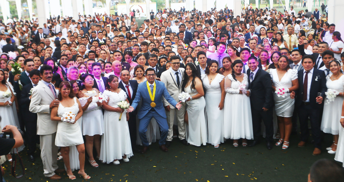 Para el amor no hay edad: Pareja de 80 años y otra de 20 unieron sus vidas en Matrimonio Civil Comunitario de SMP