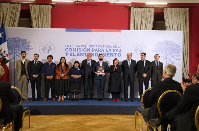 Mandatario de Chile Gabriel Boric Font, Recibe el Informe Final de la Comisión Presidencial para la Paz y el Entendimiento