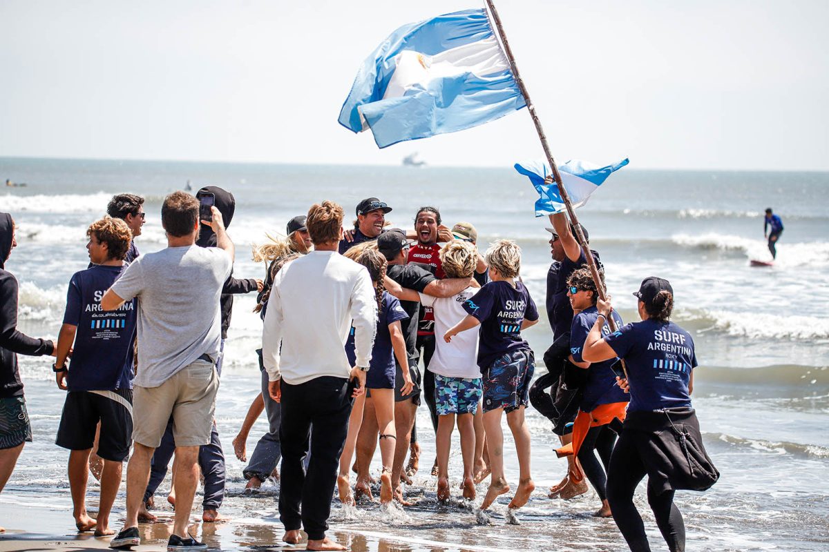Argentinos por el Mundo: 14 Medallas en el Sudamericano de Surf