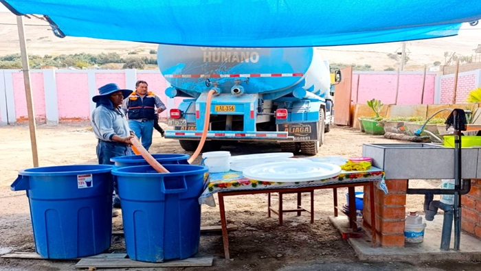 Gobierno Regional de Arequipa distribuye agua potable en el valle de Tambo ante contaminación hídrica